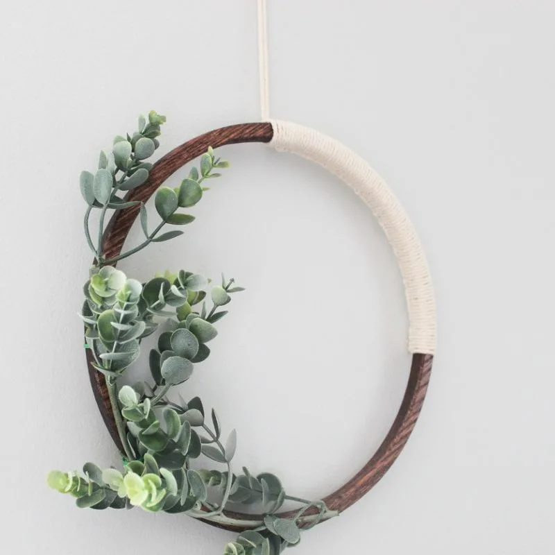 completed simple modern wreath